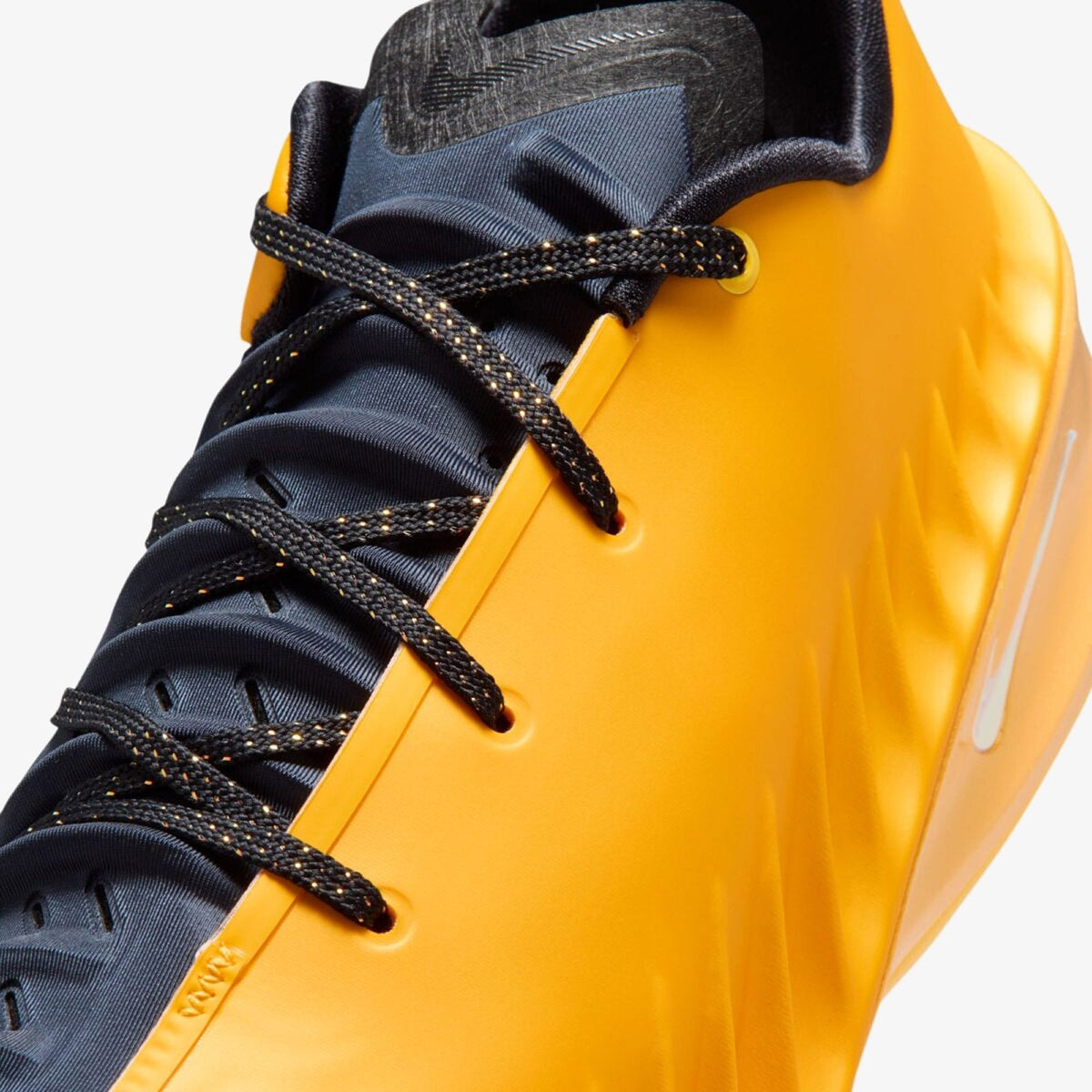 G.T Cut 4 "UniversIty Gold"